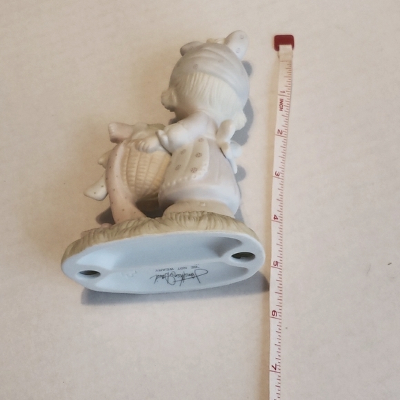 Precious Moments collectible pair of figurines - Picture 4 of 7